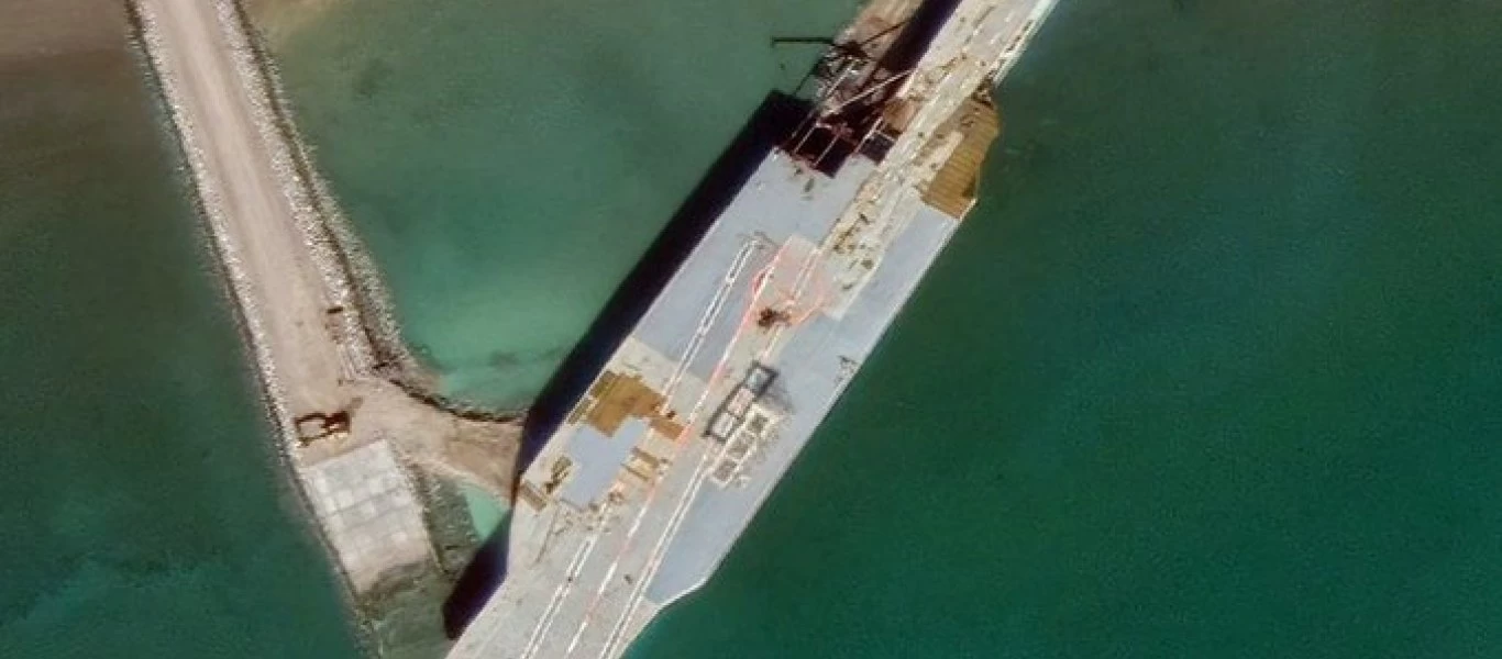 Το Ιράν έφτιαξε ομοίωμα αμερικανικού αεροπλανοφόρου: Θα χρησιμοποιηθεί ως στόχος